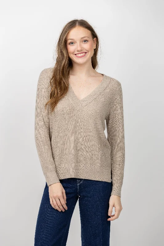 Nic + Zoe Waffle V-Neck Sweater in Malt Fitted Slim Tailored