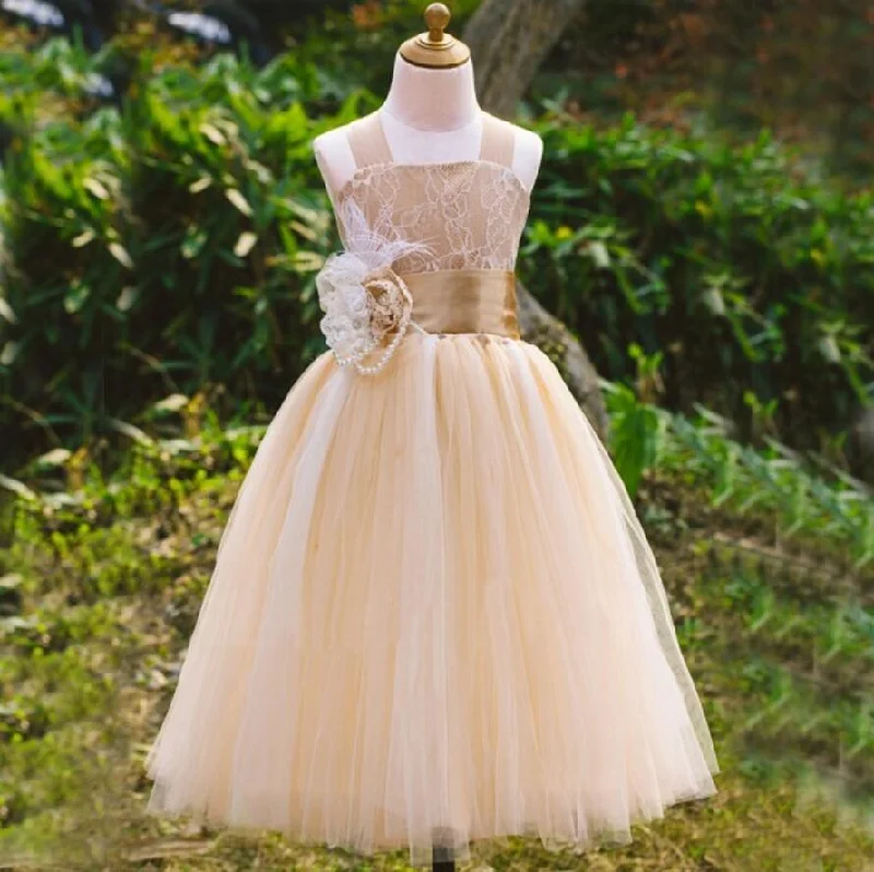 Lovely Lace Sleeveless Lace Up Back Lace Flower Girl Dresses With Handmade Flower Sash, FGS032 Lovely Lace Sleeveless Lace Up Back Lace Flower Girl Dresses With Handmade Flower Sash, FGS032